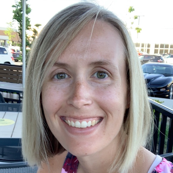 Meet your Posher, Laura - Picture 1 of 1